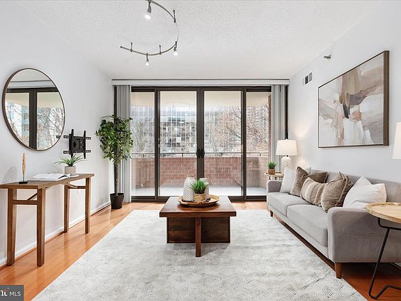 5th image of 1001 N Randolph St APT 202