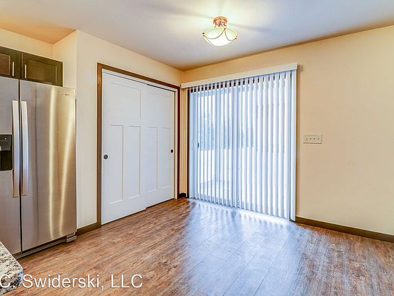 4th image of 1470 Westwood Dr #79