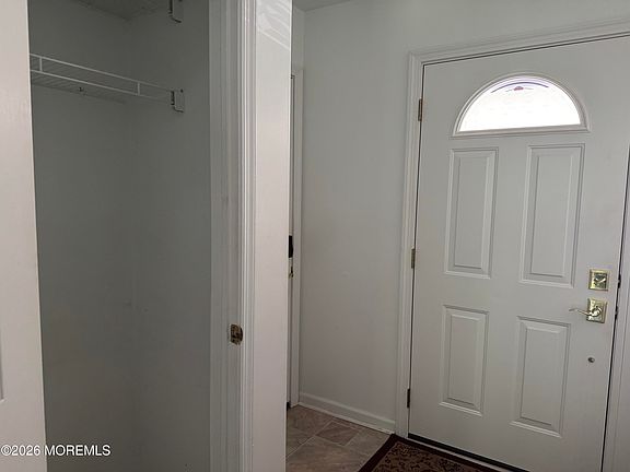 5th image of 990A Buckingham Drive