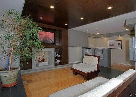 4th image of 125 N Allen Ave APT 111
