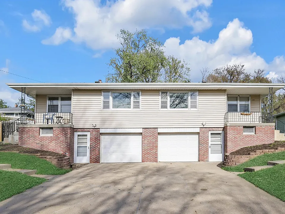 3113 S 44th Ave