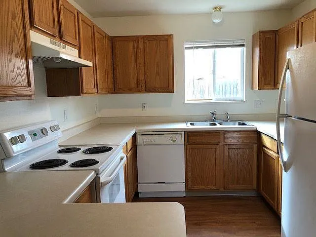 466 Cougar Run Ct — Photo 4