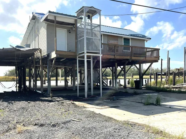 1031 Four Point Rd, Dulac, LA 70353