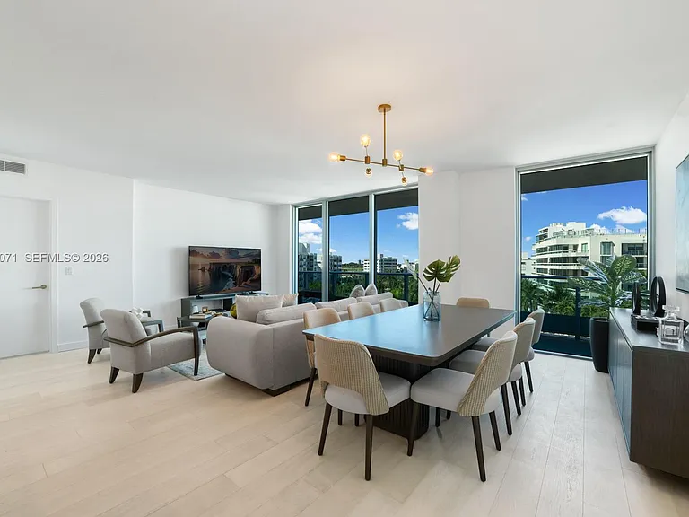 9221 E Bay Harbor Dr #610 — Photo 3