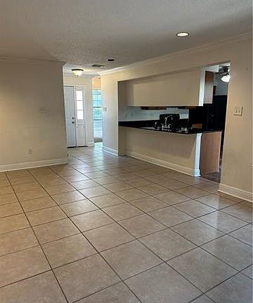 3rd image of 1500 W Esplanade Ave APT 29D