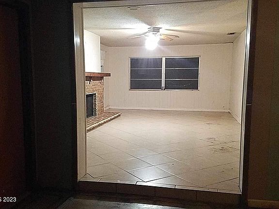 2nd image of 3368 Elder St