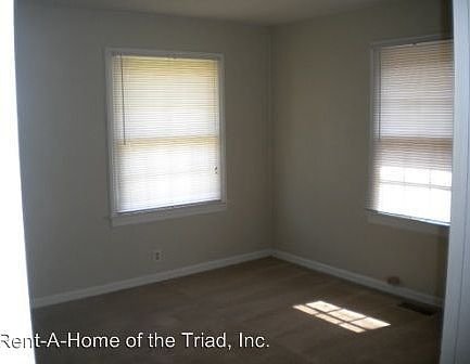 2nd image of 1415 Fairview St