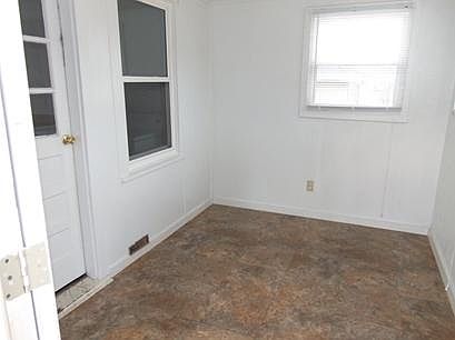 2nd image of 1315 S Wall St #W1315