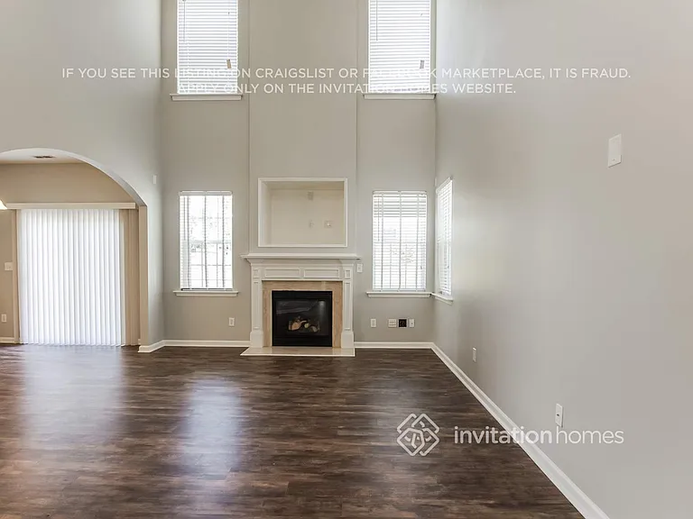 4903 Abercromby St — Photo 4