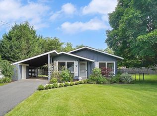 6 Ellendale Cir, Springfield, MA 01128