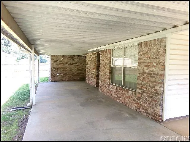 1024 Colonial Dr — Photo 11
