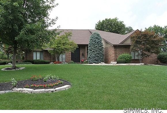 1st image of 7 Fairway Dr