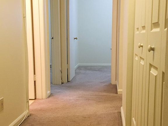 4th image of 214 Pheasant Run Dr