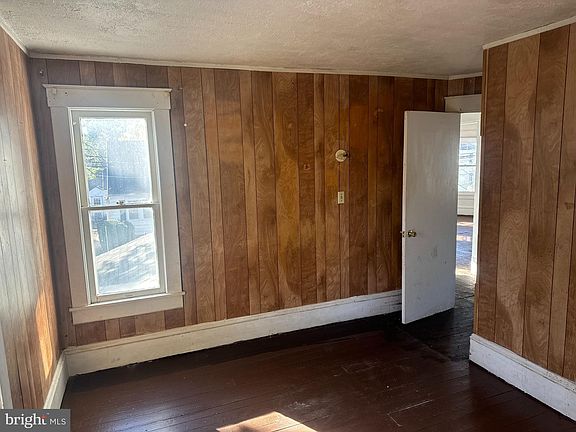 3rd image of 221 N Arch St