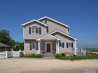 2 Monroe Ave, Bayville, NY 11709