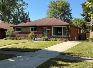 24051 Rensselaer St, Oak Park, MI 48237