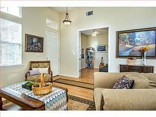 4th image of 896 Sorrento Dr