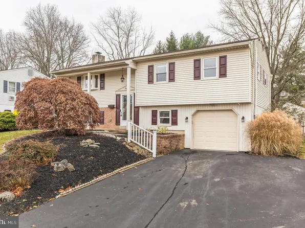 40 Indian Valley Ln, Telford, PA 18969