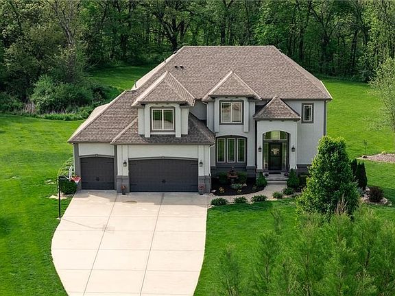 2nd image of 13017 Kelli Dr