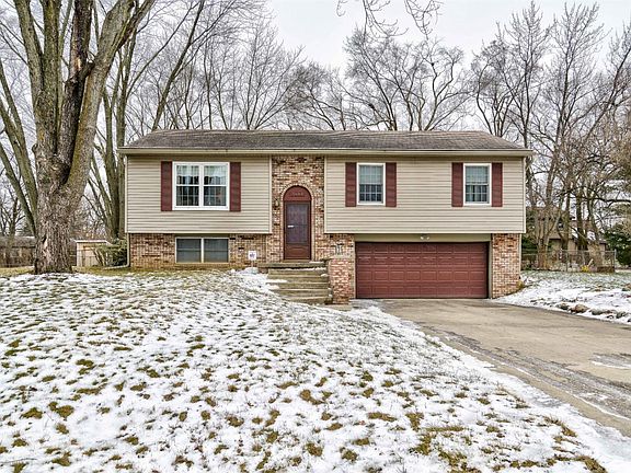 3rd image of 3844 Oak Dr