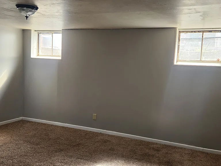 1440 Meadow Dale Dr — Photo 18