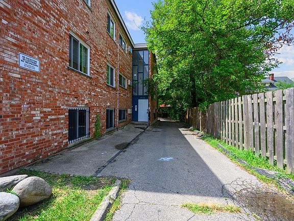 2nd image of 2635 Stanton Ave APT 9