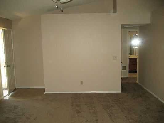 5th image of 1412 E Kerry Ln