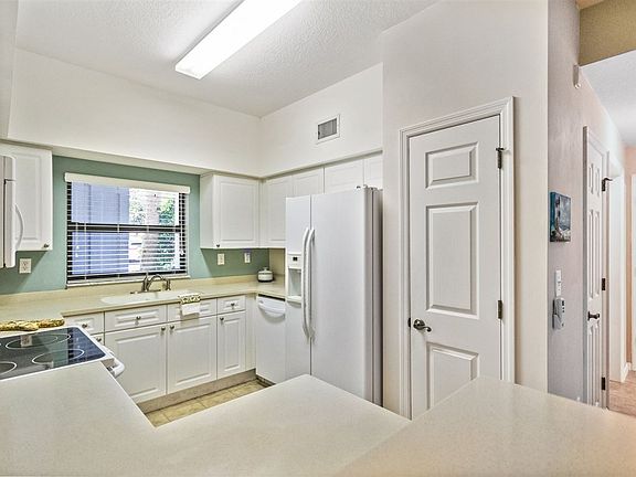 5th image of 117 Laurel Wood Way Unit 103