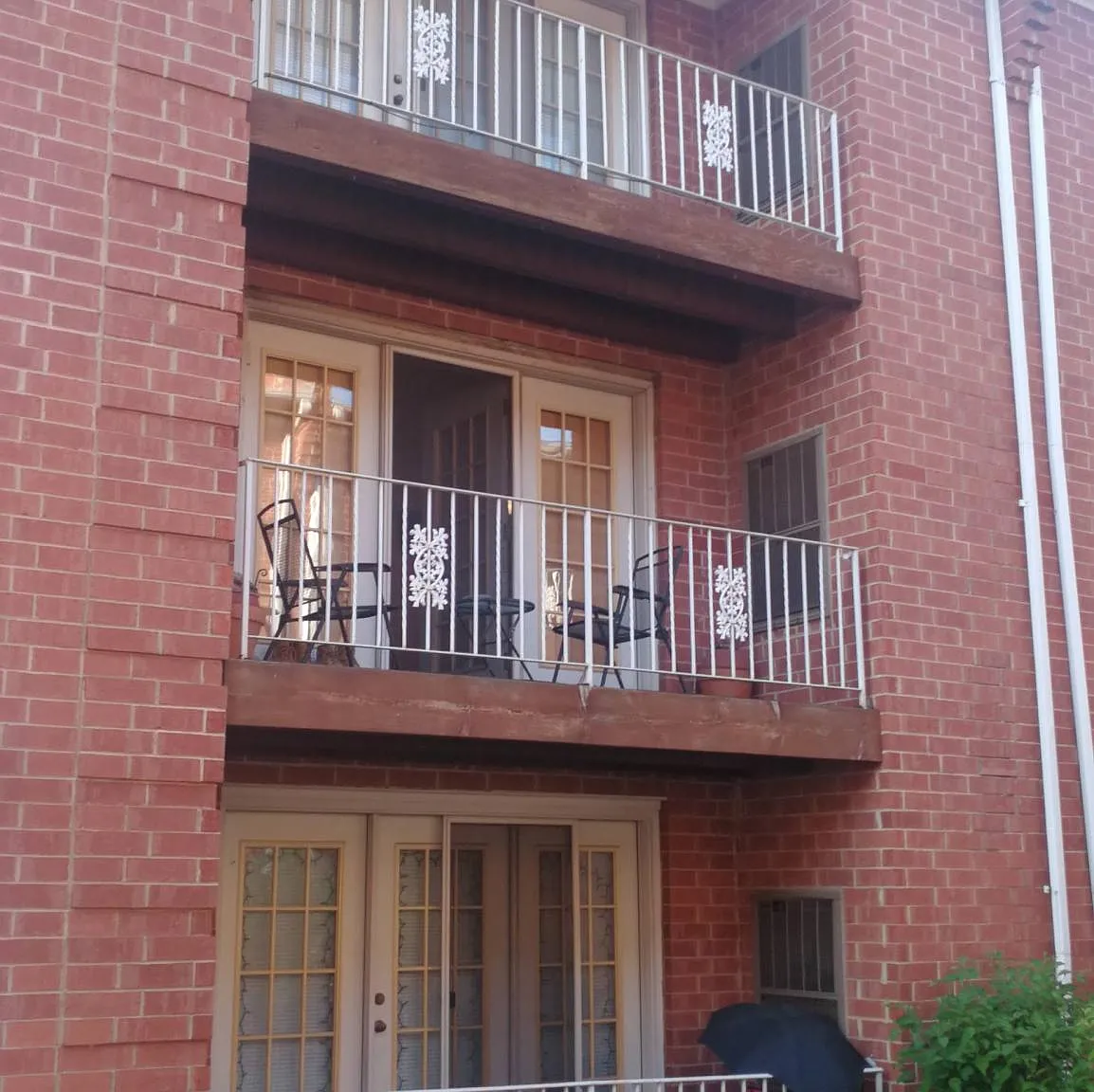 2 bed, 950 sqft, $1,650 — Photo 1