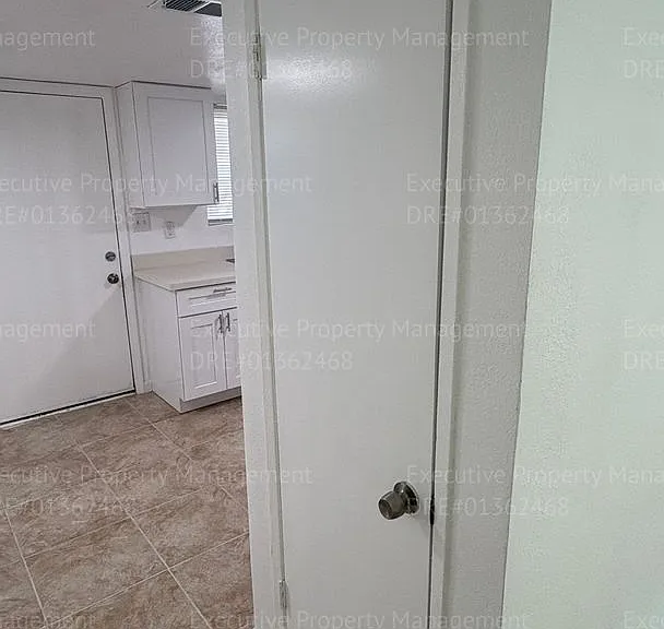 2909 S Chester Ave #16 — Photo 6