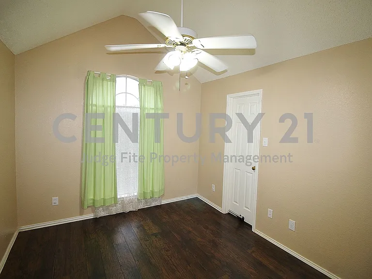 1507 Goodwin Dr — Photo 11