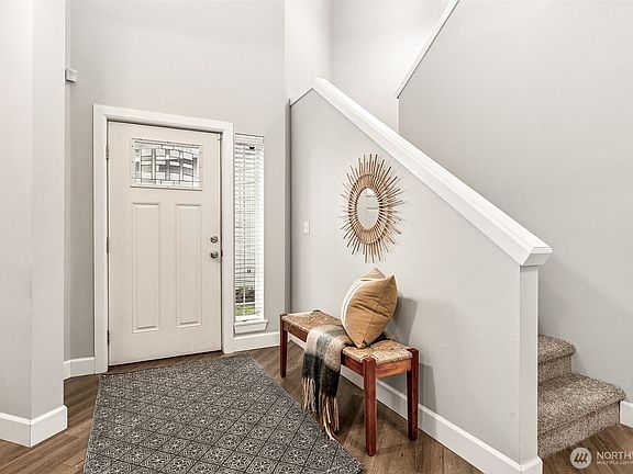 4th image of 913 Burton Ray Street NE