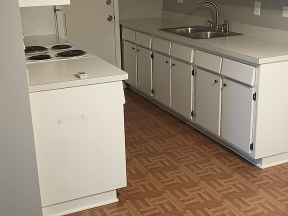 3rd image of 7100 176th St APT 303