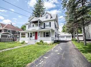 37 Phillips St, Greenfield, MA 01301