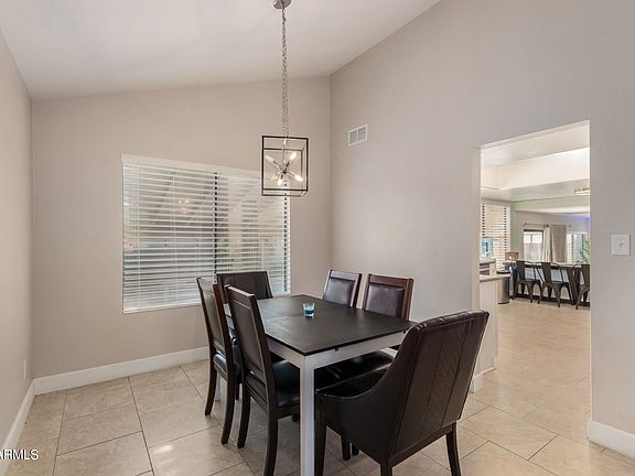 5th image of 1914 S Brooks Cir