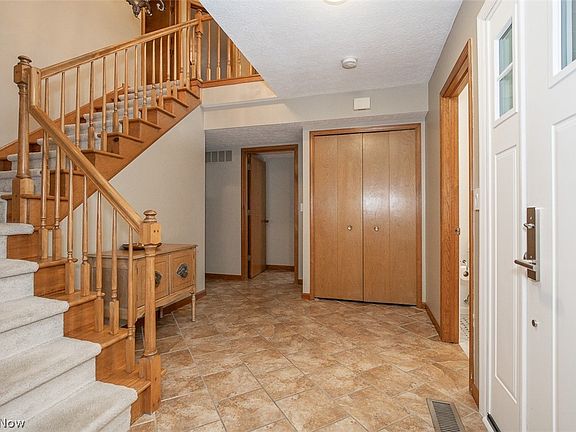 4th image of 578 Red Oak Ln
