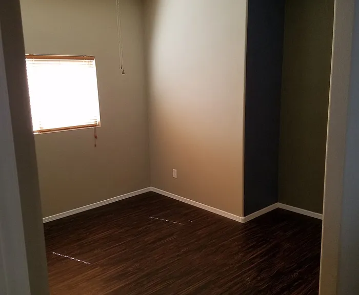 2415 W Mobile Ln — Photo 8