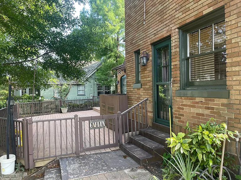 1124 N Spring St — Photo 74