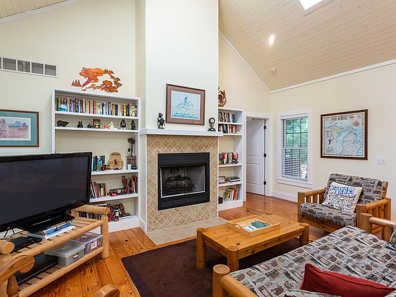 3rd image of 26 Walden Way