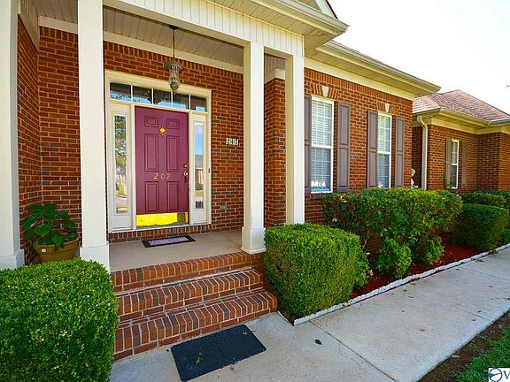3rd image of 207 Deer Field Ct