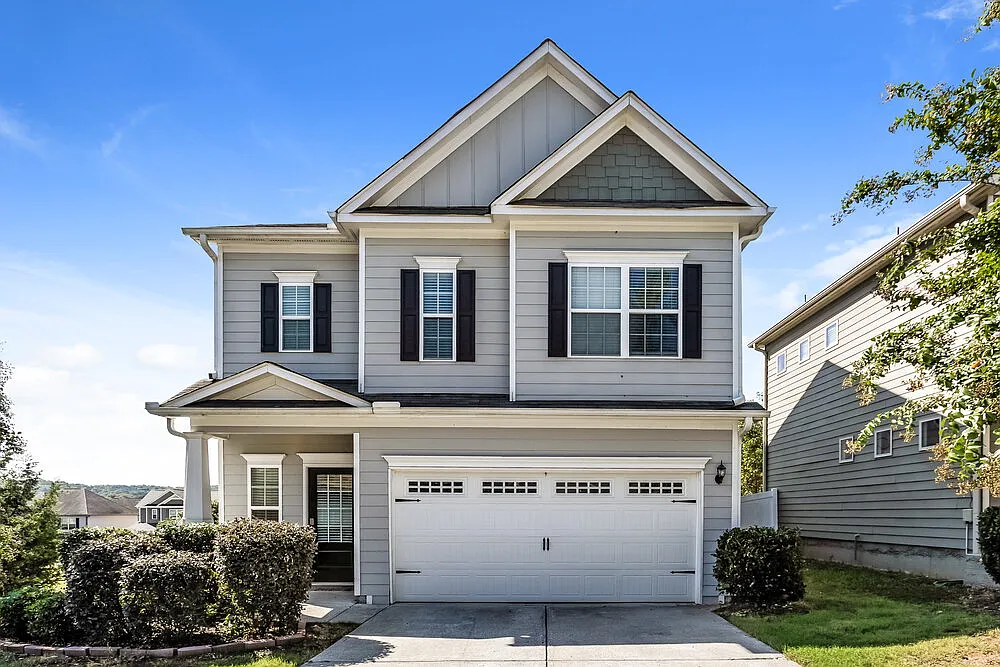 4 bed, 2.5 bath, 2108 sqft, $2,590 — Photo 1