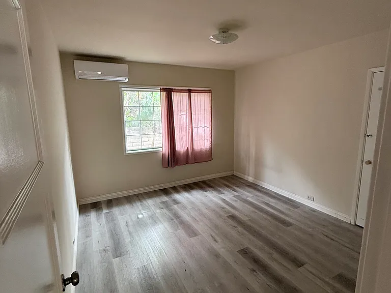 319 W Riggin St #1 — Photo 9
