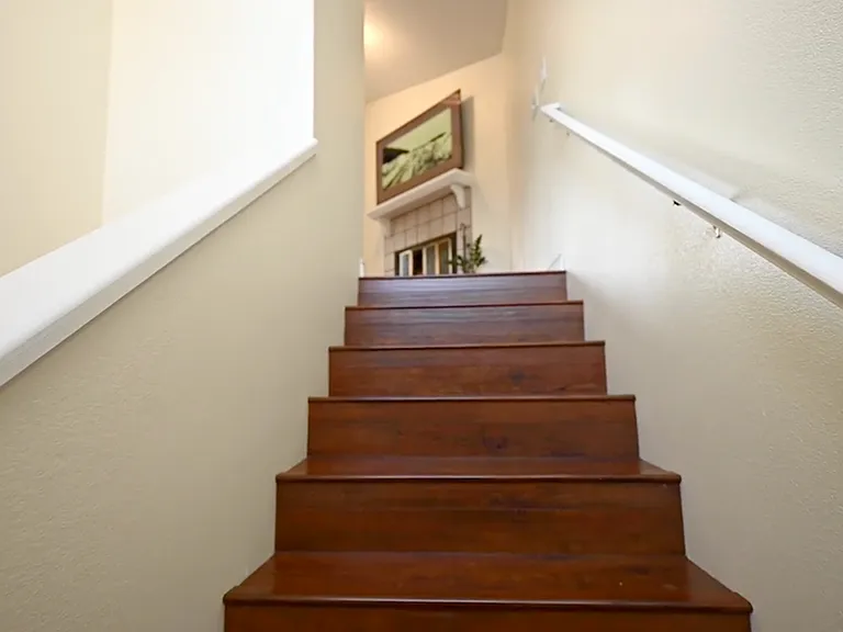 4001 Romanzof Cir #B — Photo 12