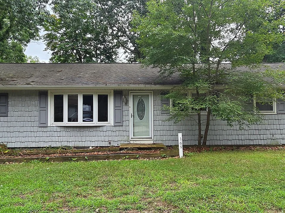 169 Daniels Ave