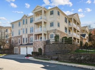 405 Holly Ln, Cedar Grove, NJ 07009