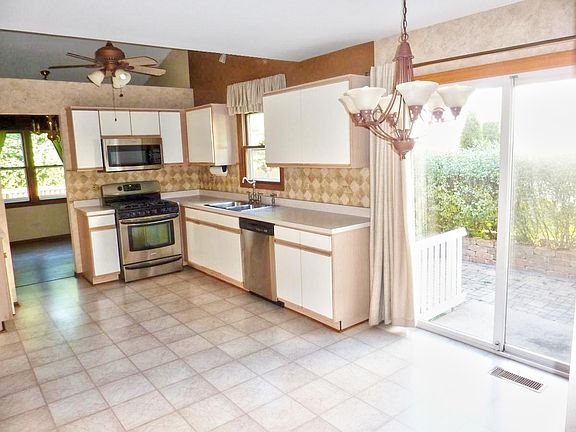 4th image of 148 Sandalwood Ln