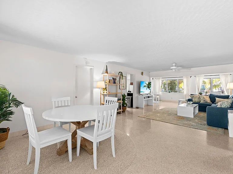 224 N Gordon Rd — Photo 8