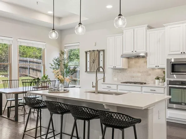 5433 Texas Bluebell Dr, Spicewood, TX 78669