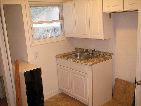 4th image of 108-09 Union Hall St