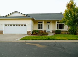 238 Cedar Brook Ln, Cave Junction, OR 97523